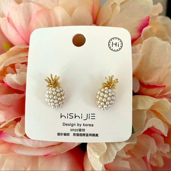Pineapple White & Gold Stud Earrings with Faux Pearls Cute Stud Earrings - Picture 2 of 7